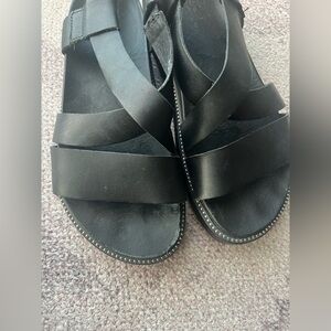 Sorel criss cross Roaming sandals - sling back size 6.5